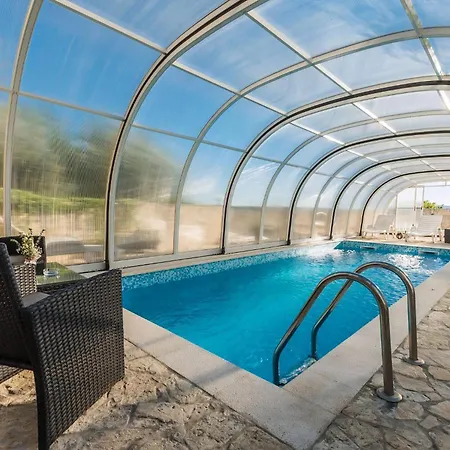 Mit Grossem Pool Und Meerblick Appartamento Crikvenica