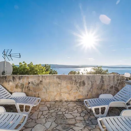 Apartment Mit Grossem Pool Und Meerblick Crikvenica